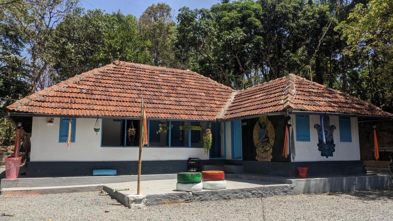 Crossroads Hostel 1957 卡尔佩特塔 外观 照片